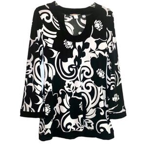 White House Black Market Floral Tunic in Black/White Women’s Small